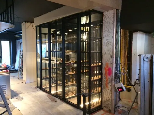 Cave à vin design vitrée